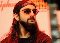 Twisted Sister: На барабаните ще е ...Mike Portnoy Twisted Sister: На барабаните ще е ...Mike Portnoy